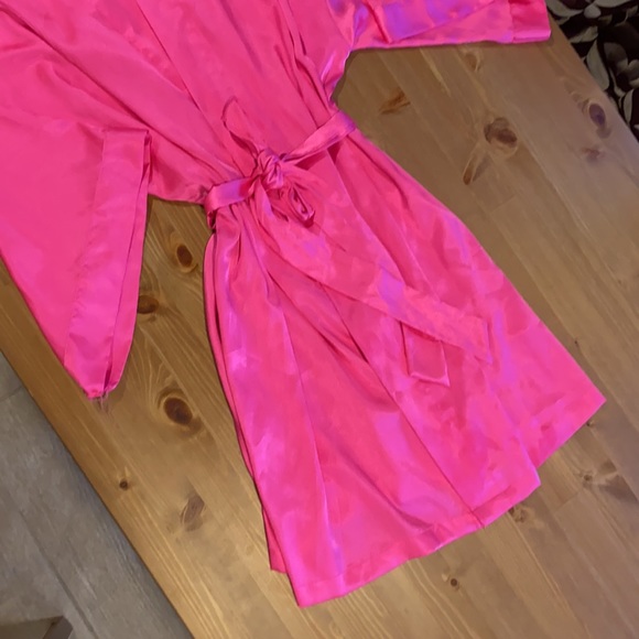 Classic Victoria’s Secret lounge robe - Picture 2 of 5